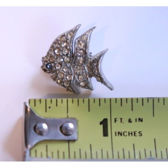 Angel Fish Rhinestone Brooch Pin Silver Tone‎ Blue Eye - Picture 3 of 3